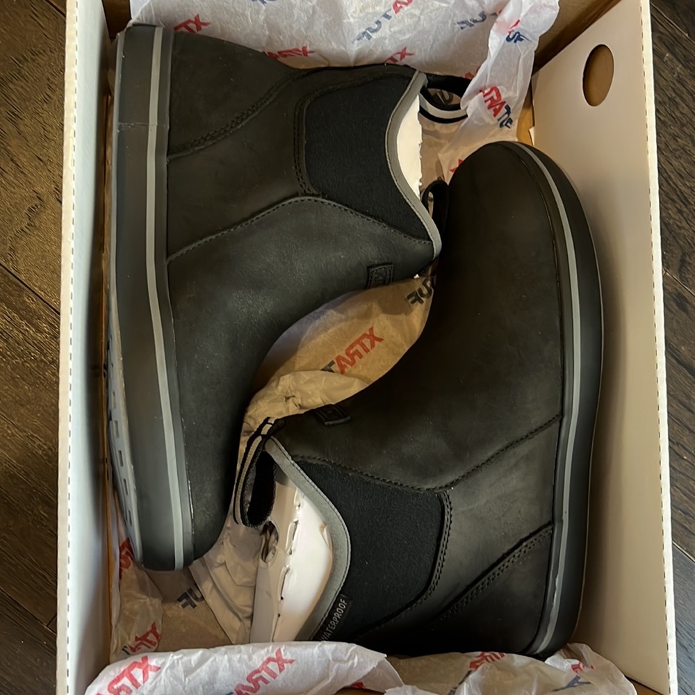 NEW Women’s XtraTuf Leather Ankle Deck Boots